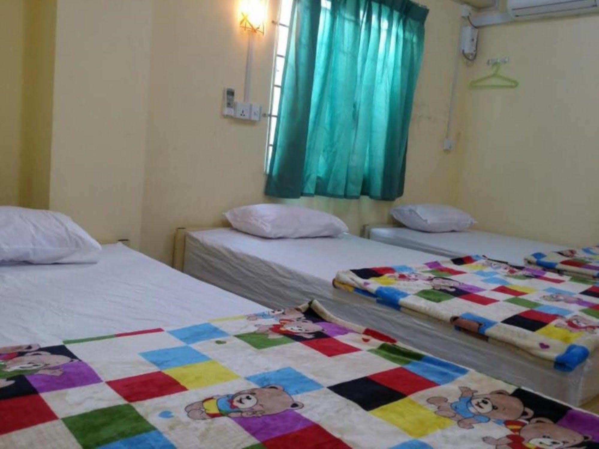 T Venus Hostel Yangon Luaran gambar