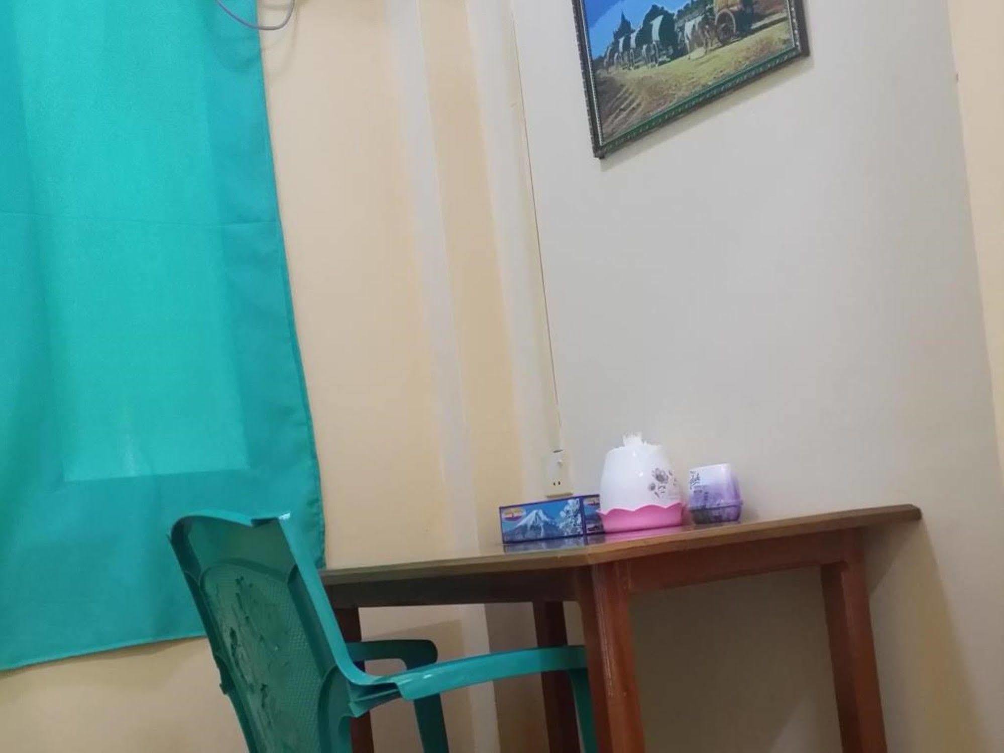T Venus Hostel Yangon Luaran gambar