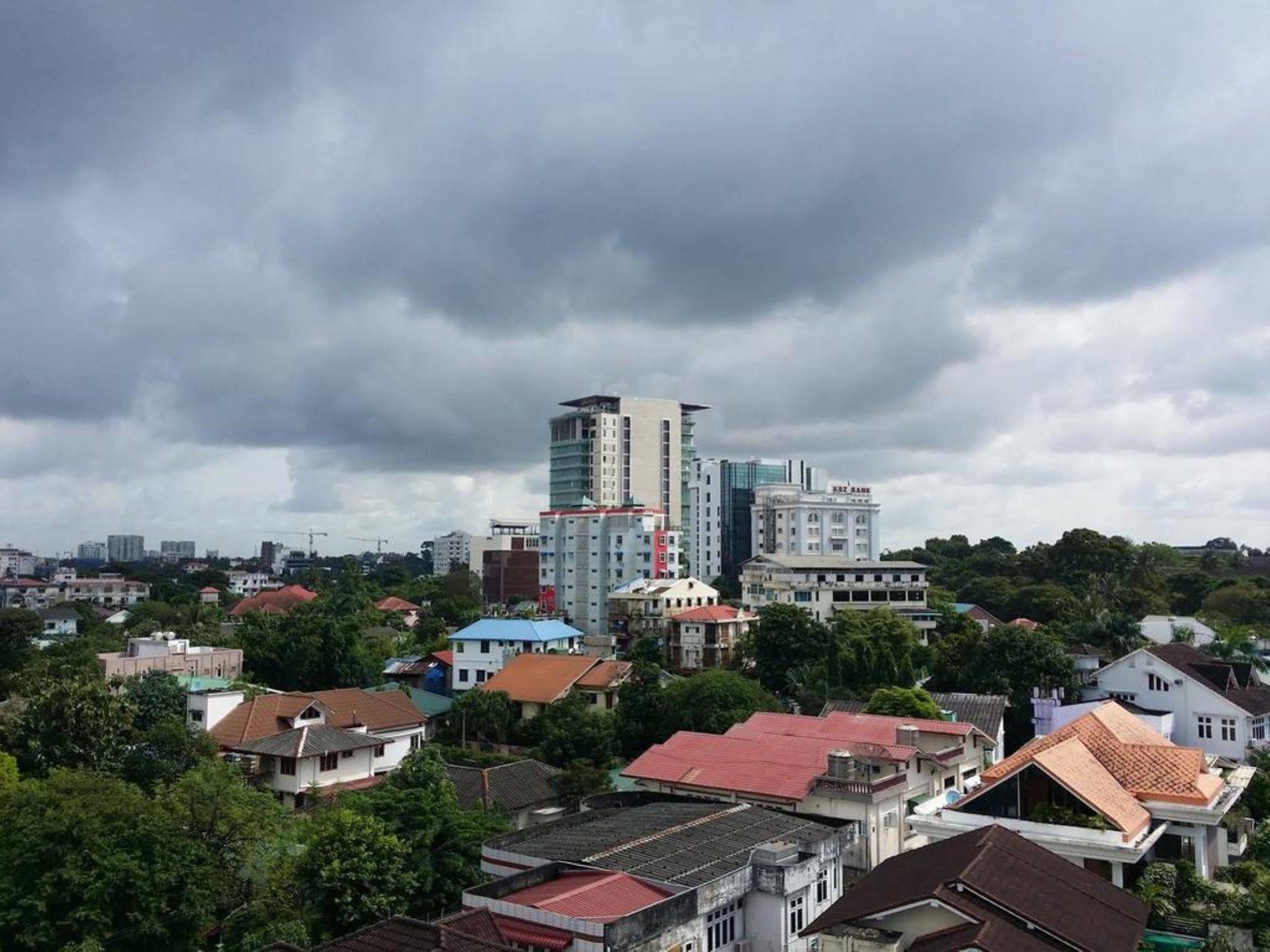 T Venus Hostel Yangon Luaran gambar