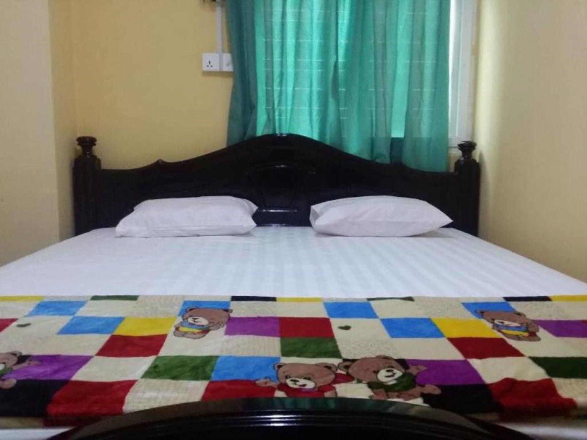 T Venus Hostel Yangon Luaran gambar