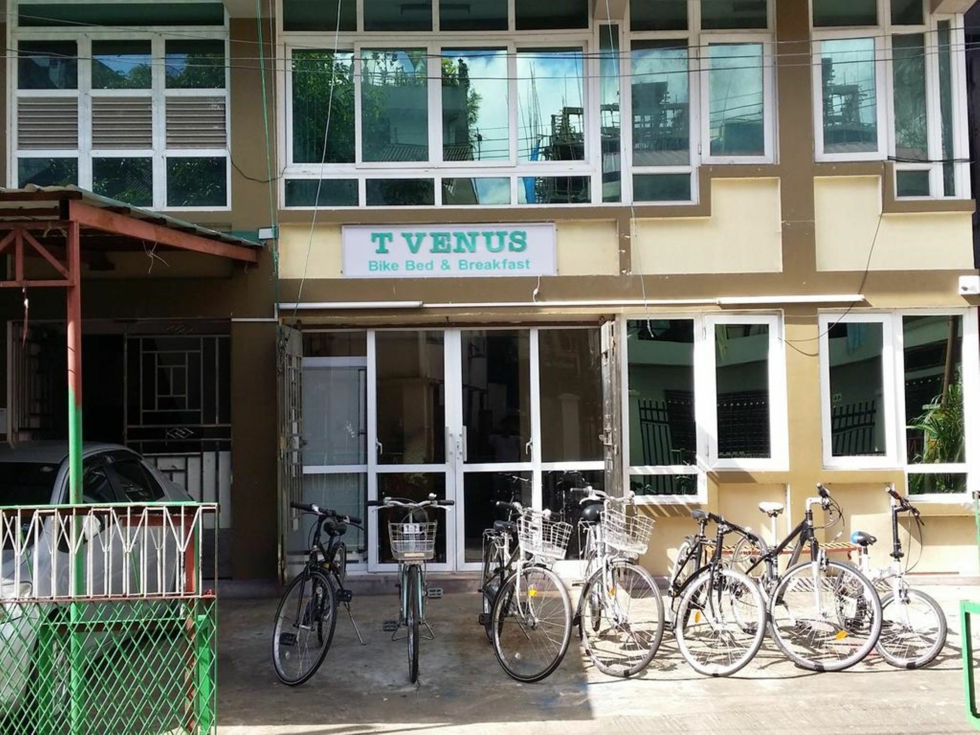 T Venus Hostel Yangon Luaran gambar